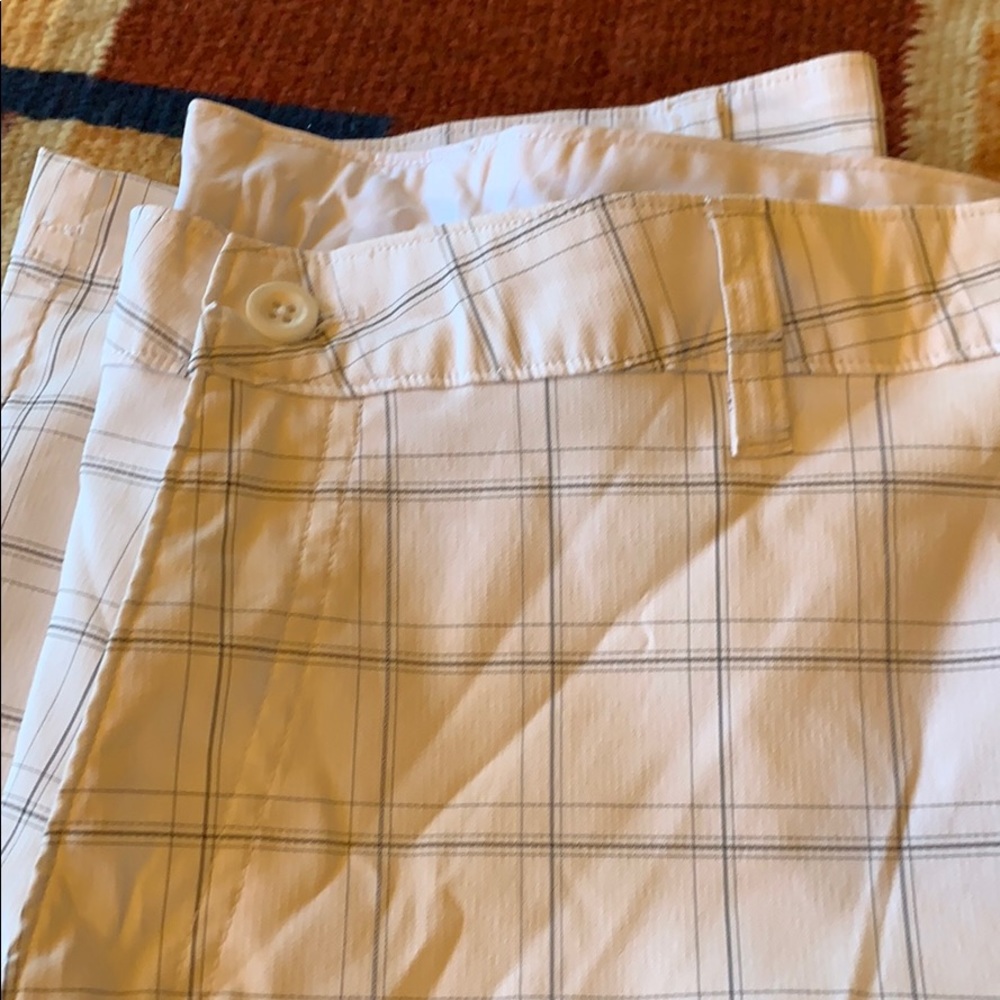 Men’s shorts sz medium champion With belt loops and pockets great for golf